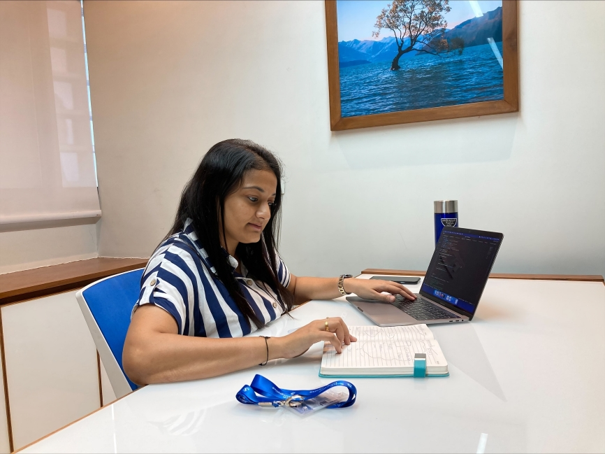 Sneha Jatakiya : Tech Engineer at Konnected Technology