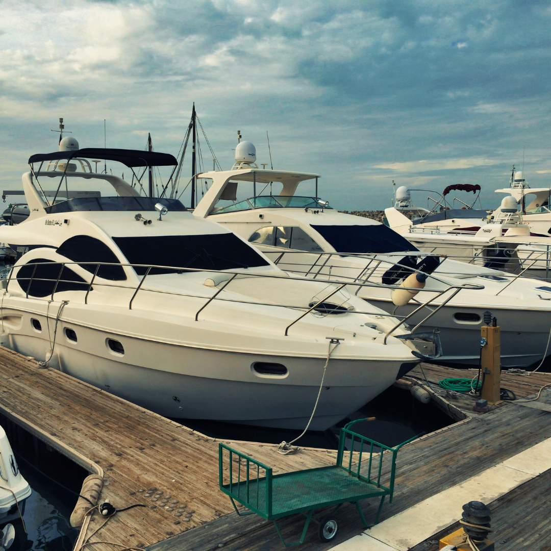 A boat docked into the marina.